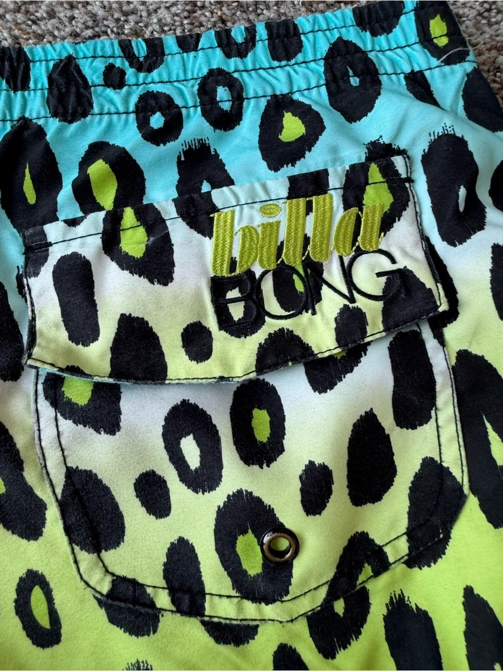 Billabong neon leopard